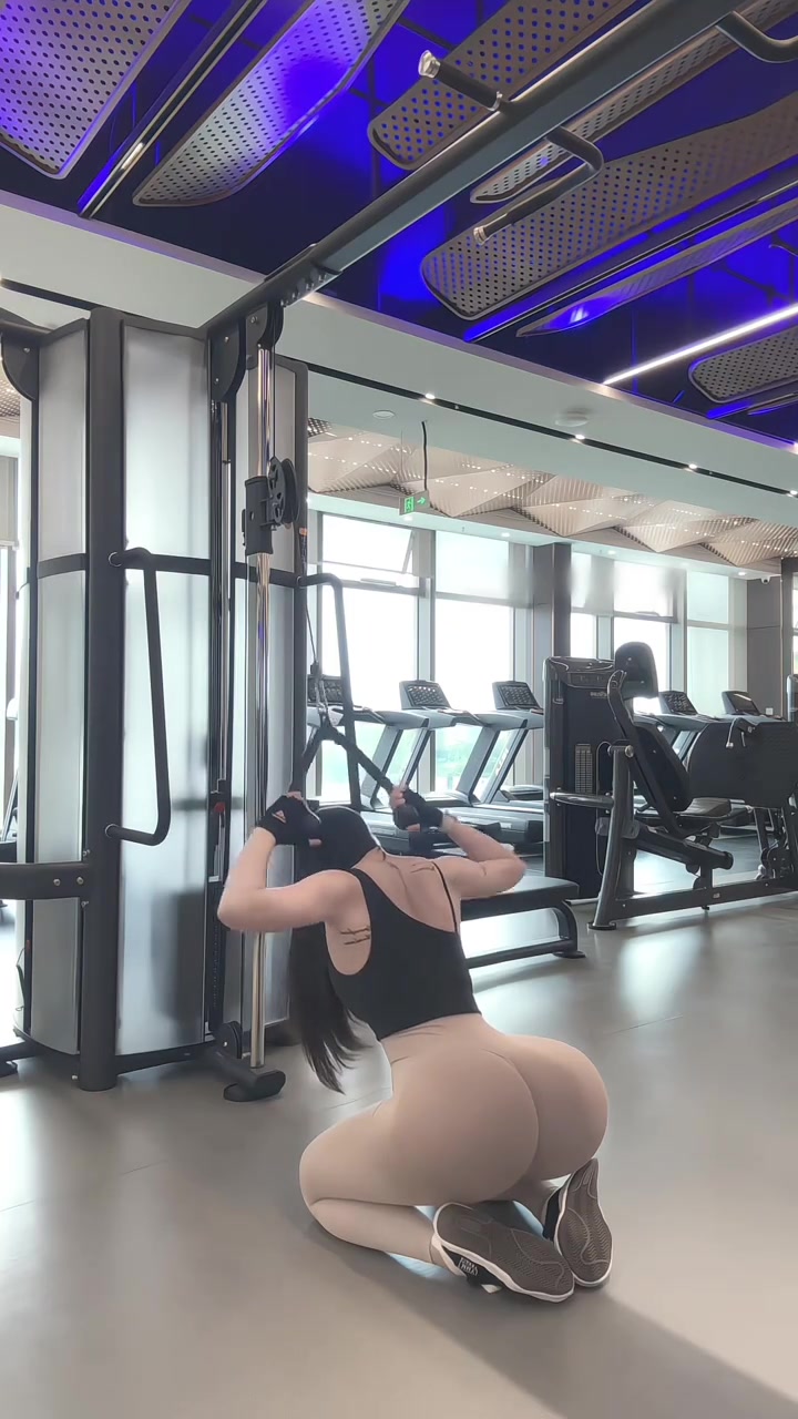 Strong Women Don’t Fear Heavy Weights. Building strength isn’t about getting bulky—it’s ab