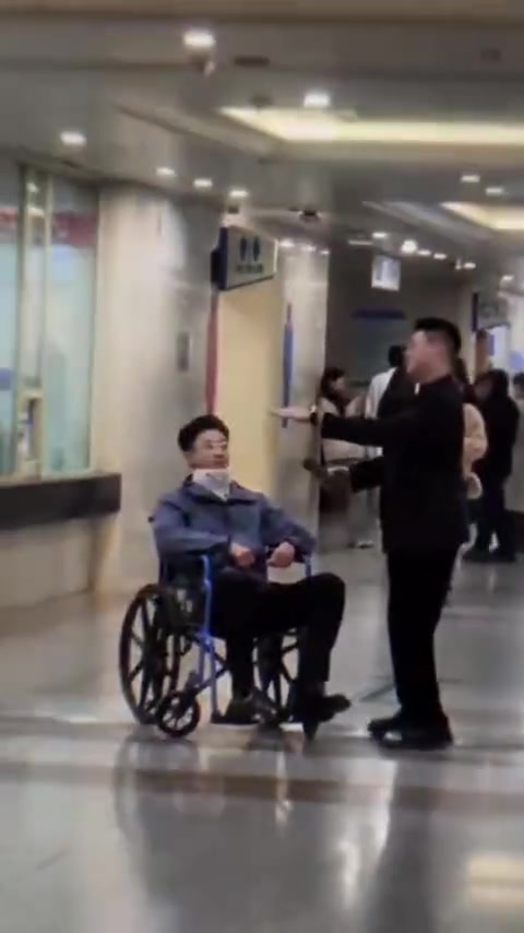 Bayangin kalau Teman Sejati Menertawakan disaat sedang Menderita...

Pernah gak Mengalami 