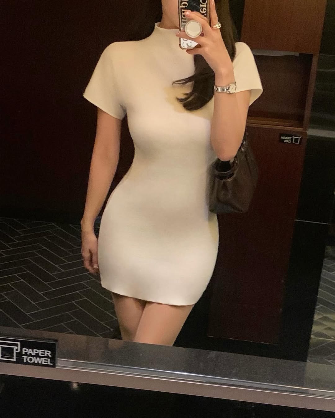 트리사냥 🎄♥️ (Part 6) - Download Instagram Video