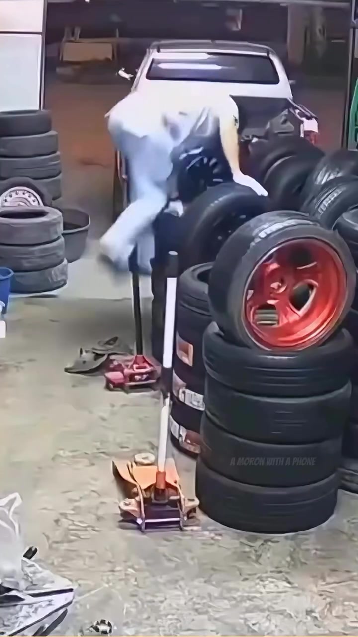 Metal gear solid. 🤣🤣🤣🤣 #fyp #metalgearsolid