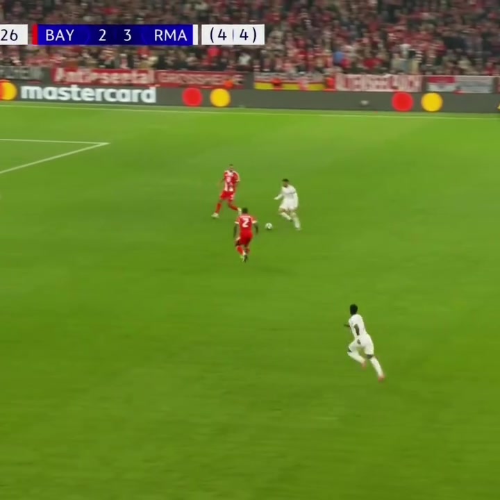 follow me ❤️ 🫂 
فيلم وحيد في المنزل (Home Alone) هو كوميديا عائلية شهيرة صدرت عام
1990، تد