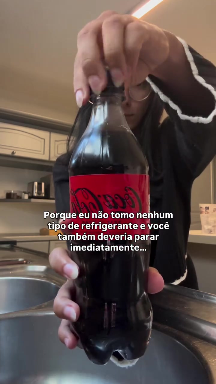 Não caia no marketing do refrigerante.

“Mas eu tomo refrigerante zero…”

Como se o proble