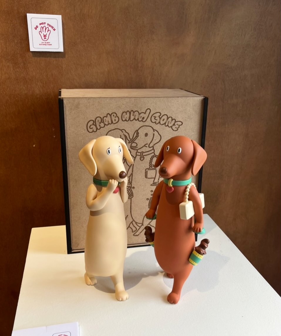 “Grab and gone” Art toy resin Edition of 10 19,000.-/set ⭐️SOLD OUT⭐️…