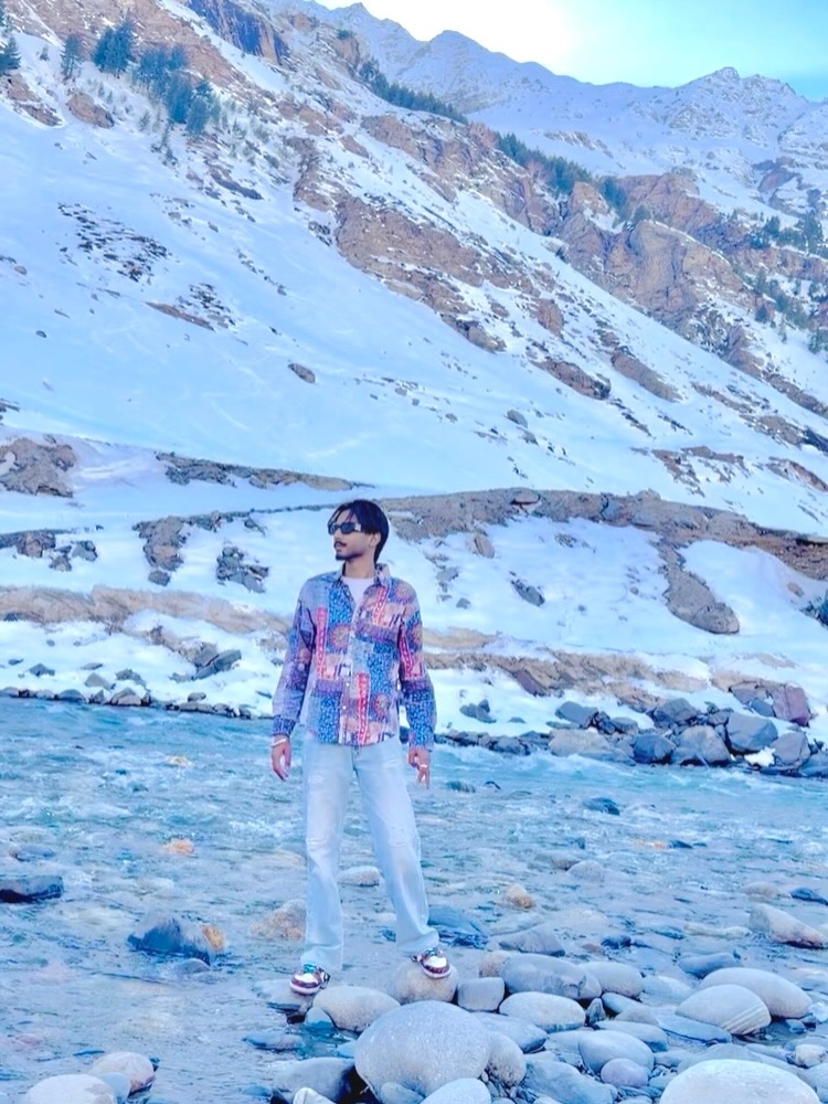 🏔️ #hammuu_2 #manali #snow #travelling #viralpost