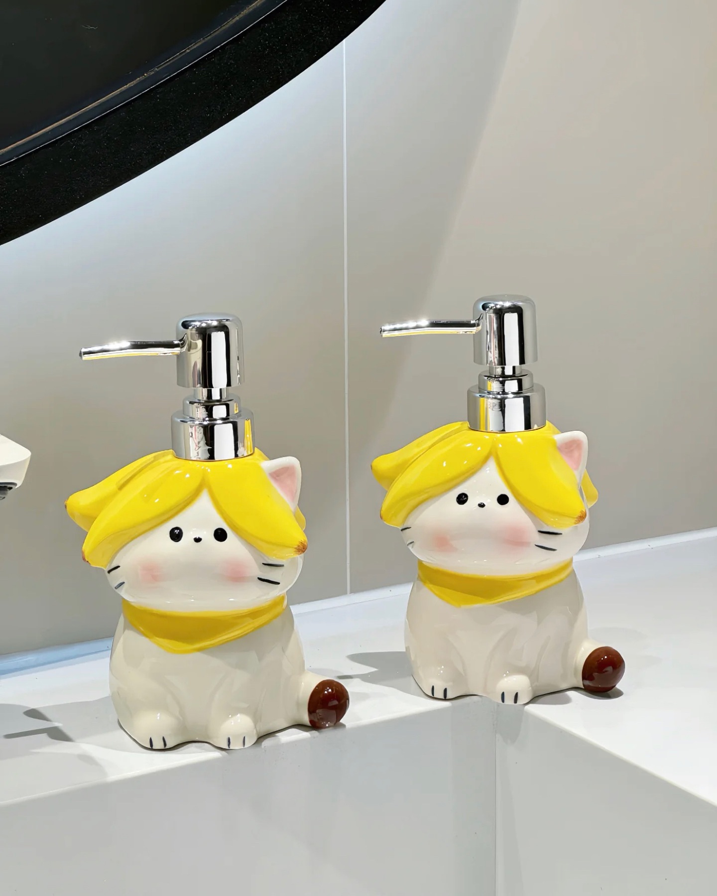 Lên thêm một em bình chiết mèo chuối xiuuu cute, cuối tuần…