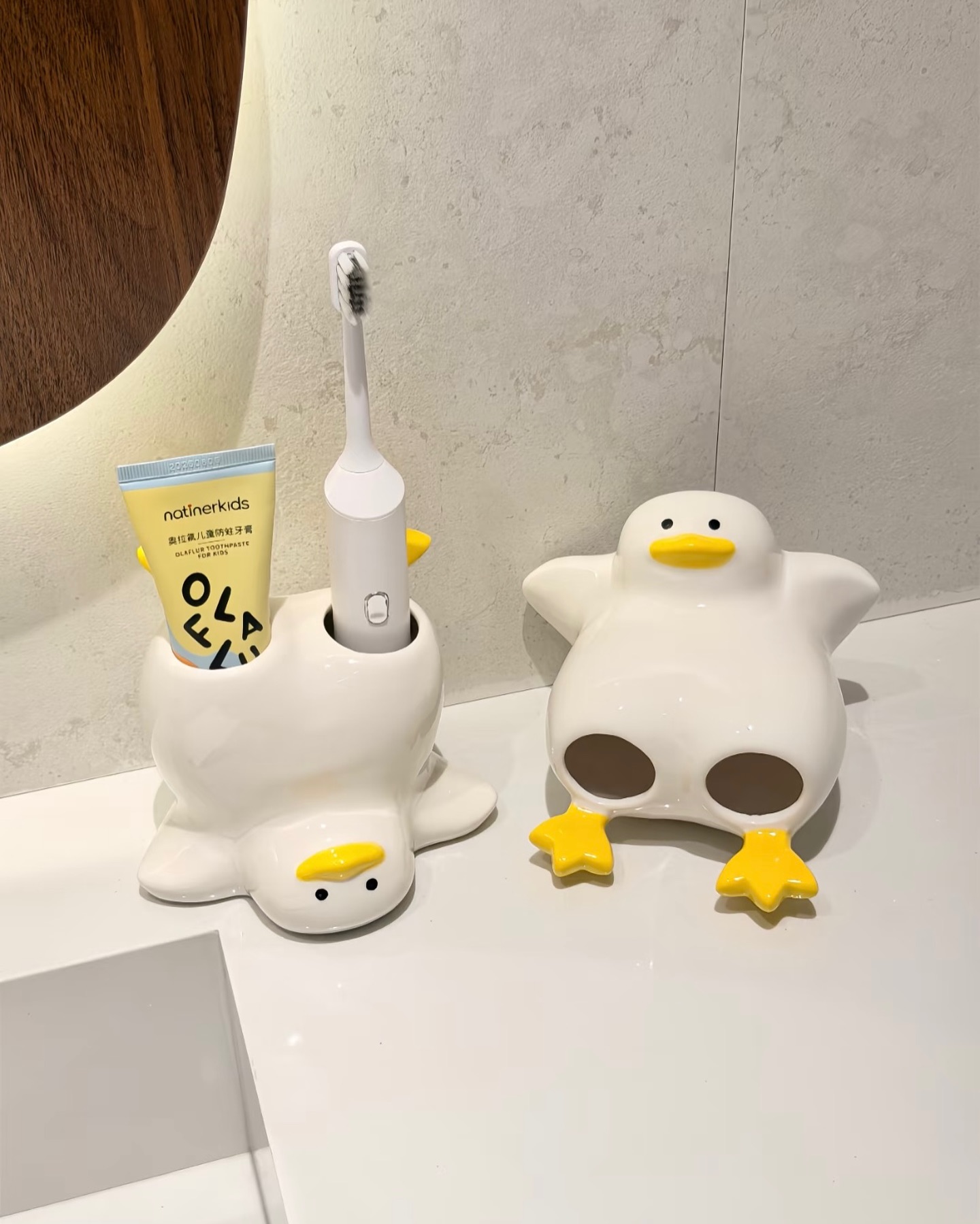 Em vịt yoga nhà tớ trông có ngầu không này 🐥🪥🪒