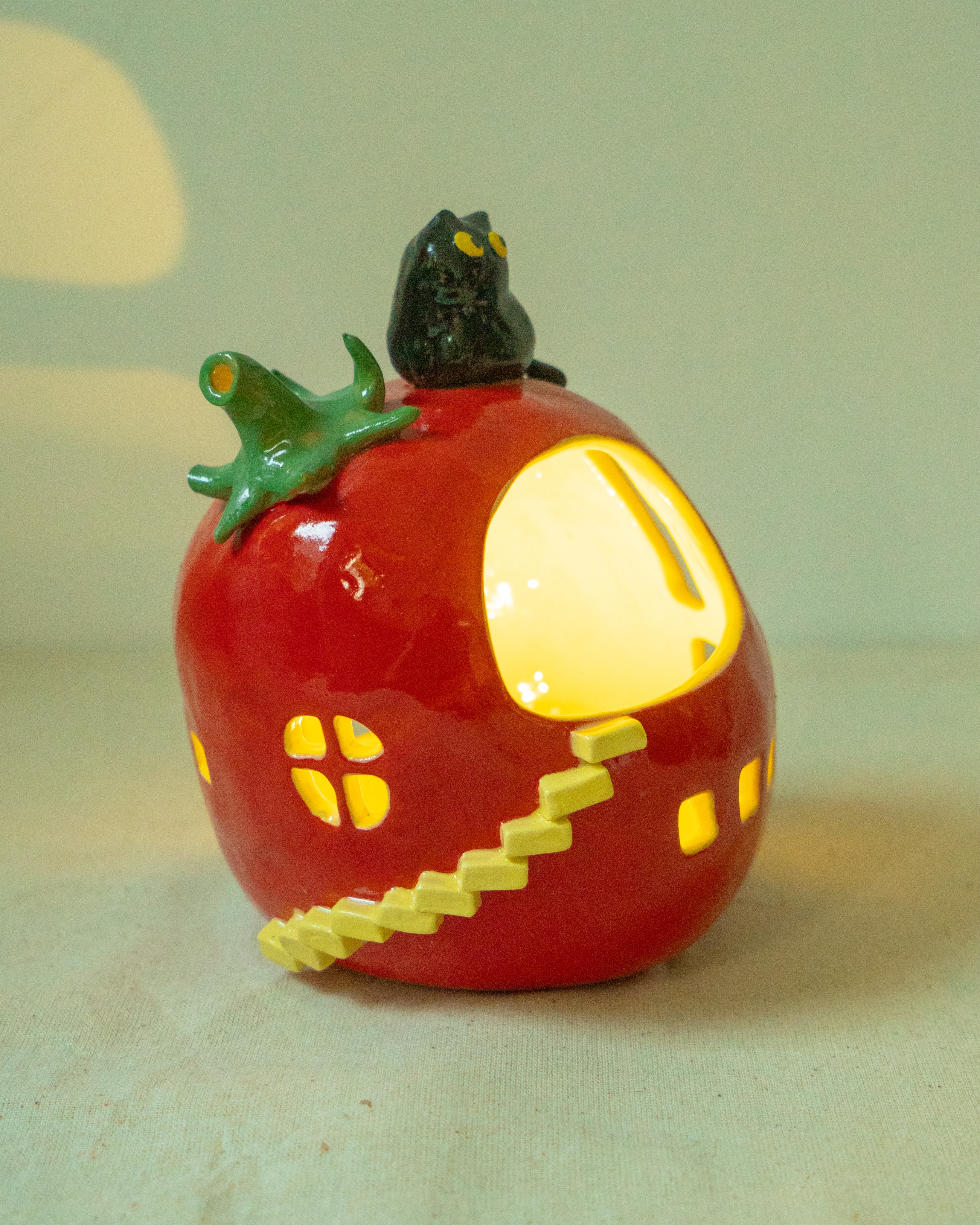 Beefsteak, cherry, roma, heirloom, grape tomatoes~ which kind do you want? Tablelamps…