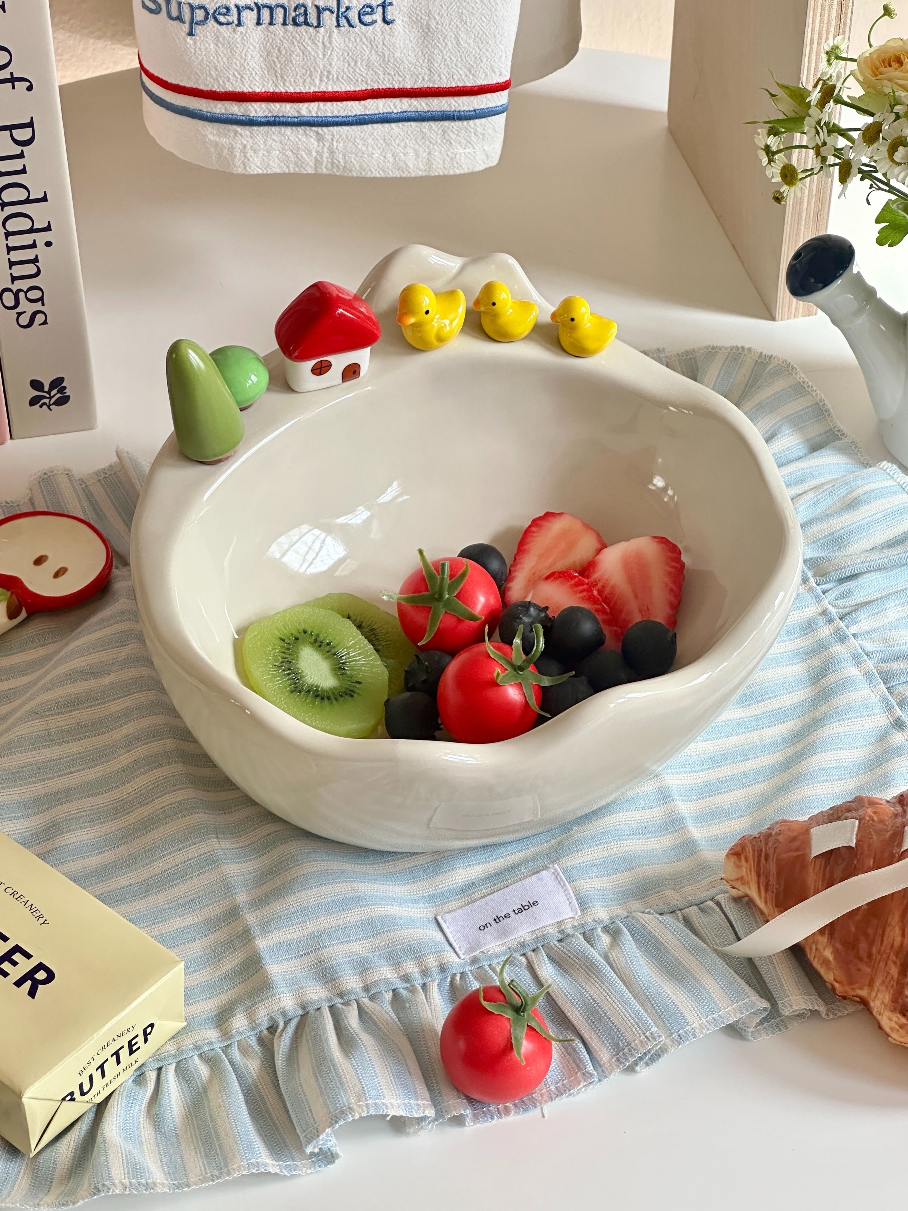 🌳𝚂𝚘𝚕𝚍🌳 Little Village Fruit Bowl 〰️ ชามเซรามิกพร้อมส้อมจิ้มผลไม้ดีไซน์น่ารัก ที่ใช้เป็นของตกแต่งขอบชามได้ในตัว มีทั้งหมด 6 ชิ้น (ต้นไม้…